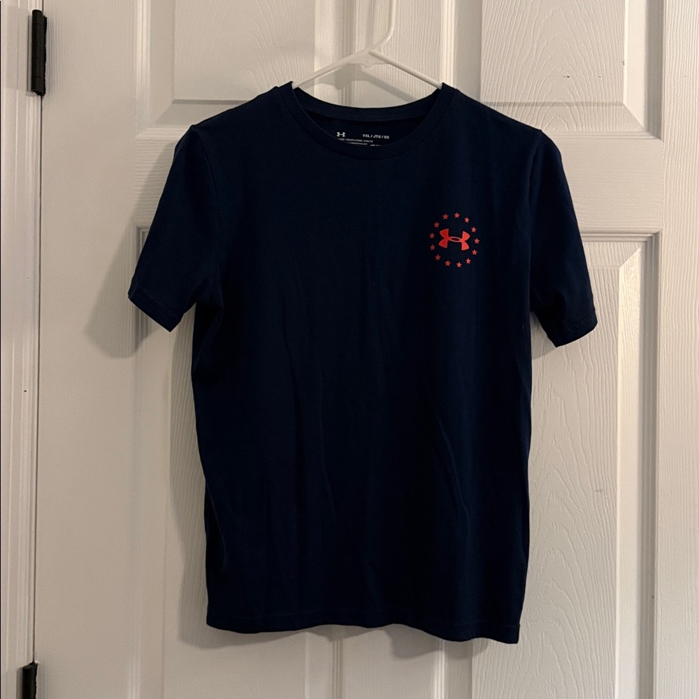 Under Armour Dark Blue Tee with Red Emblem
Youth size large 
Great condition
